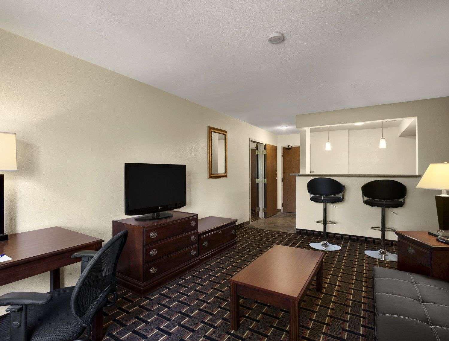 Quality Inn Lincoln Cornhusker Экстерьер фото