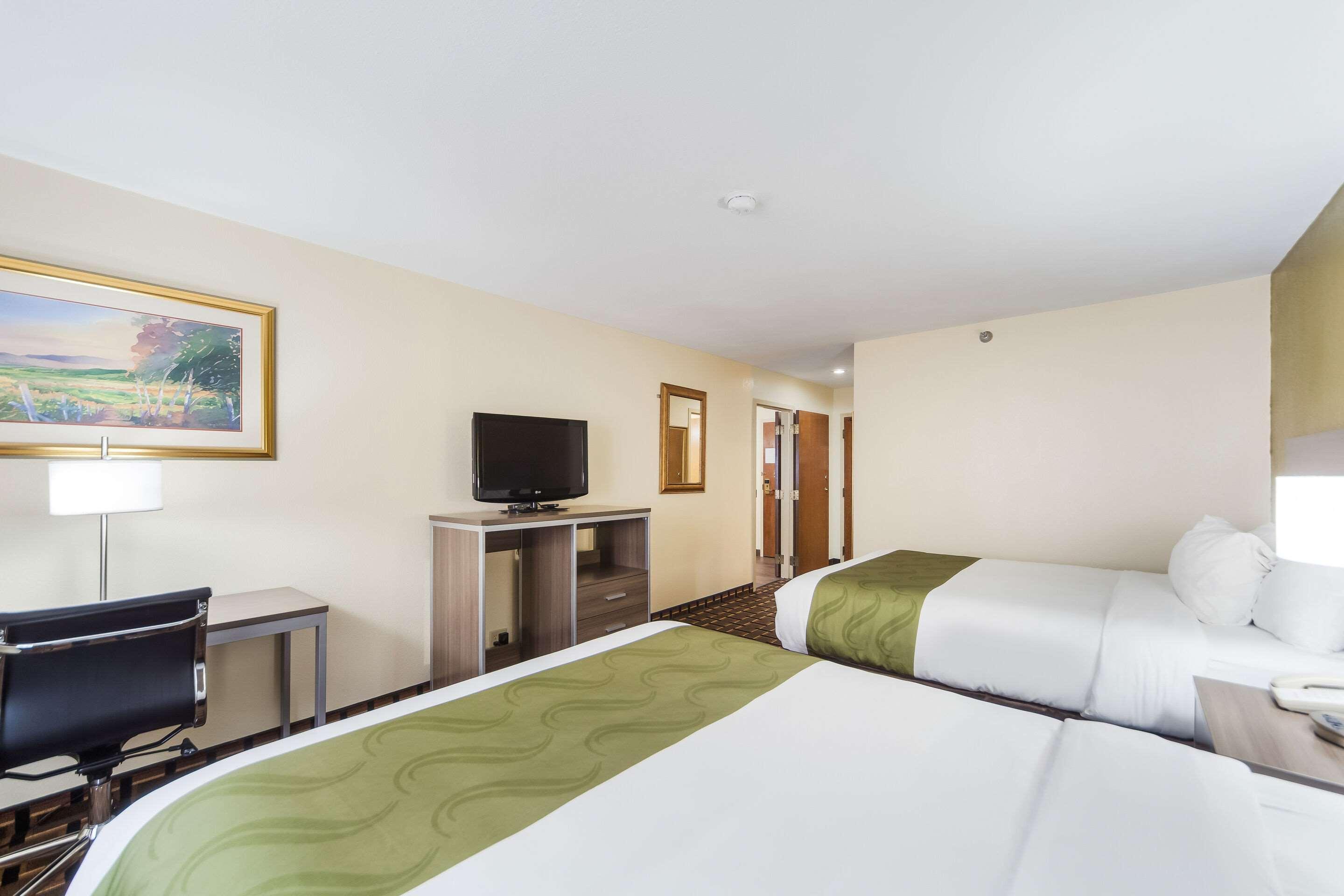 Quality Inn Lincoln Cornhusker Экстерьер фото