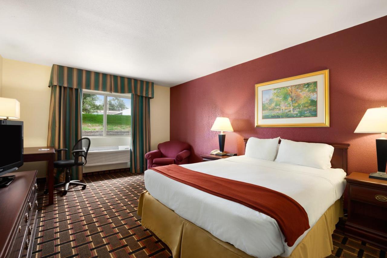 Quality Inn Lincoln Cornhusker Экстерьер фото